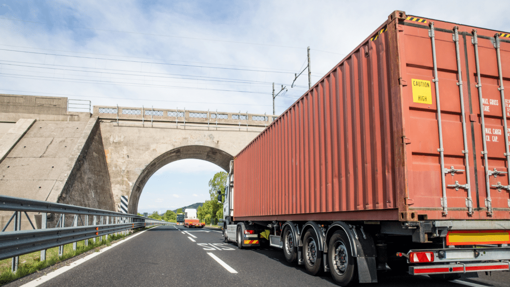 closed truck transport