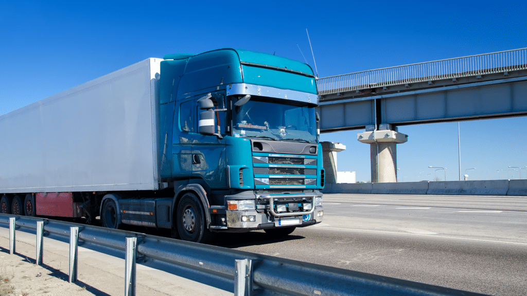enclosed car-truck transport