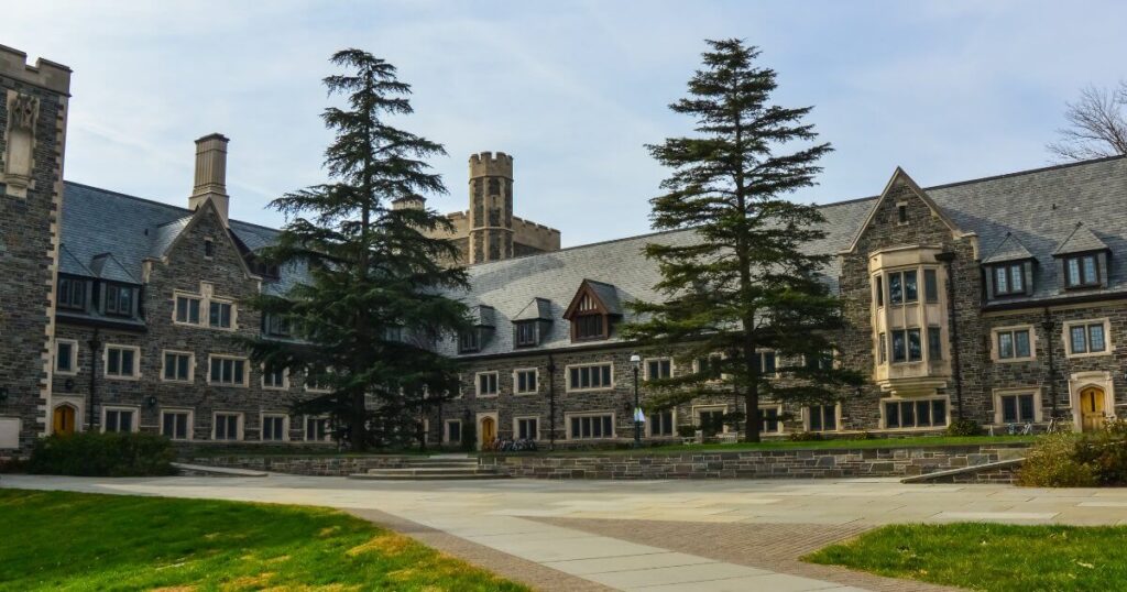 Best American Universities for Canadian Students