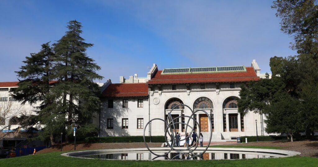 Best American Universities for Canadian Students