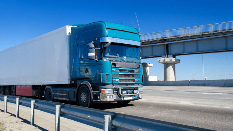 enclosed car-truck transport