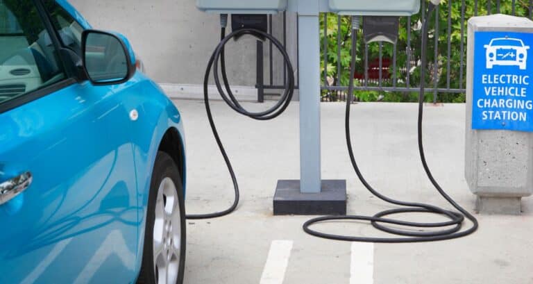 Shipping Electric Vehicles Between the USA and Canada: What You Need to Know?